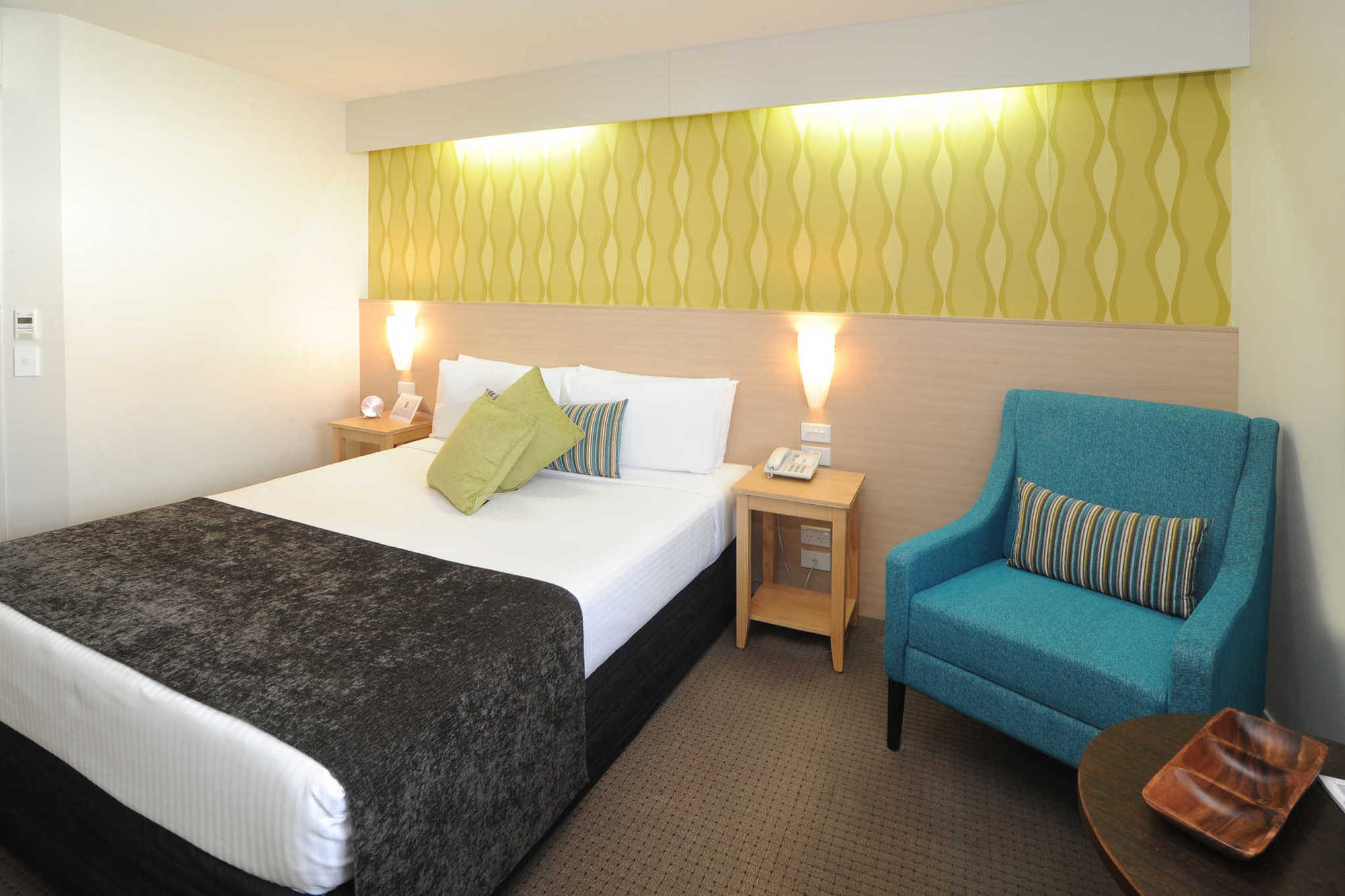Quality Hotel Lincoln Green Auckland Room photo